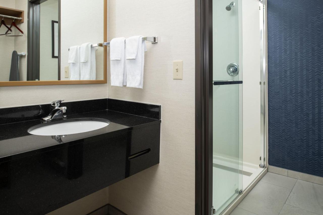Fairfield Inn & Suites By Marriott Portland Airport Exterior photo